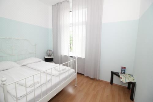 Mainhatten ApartmentTwo-Bedroom Apartment With City View