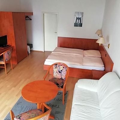 Large Double Room