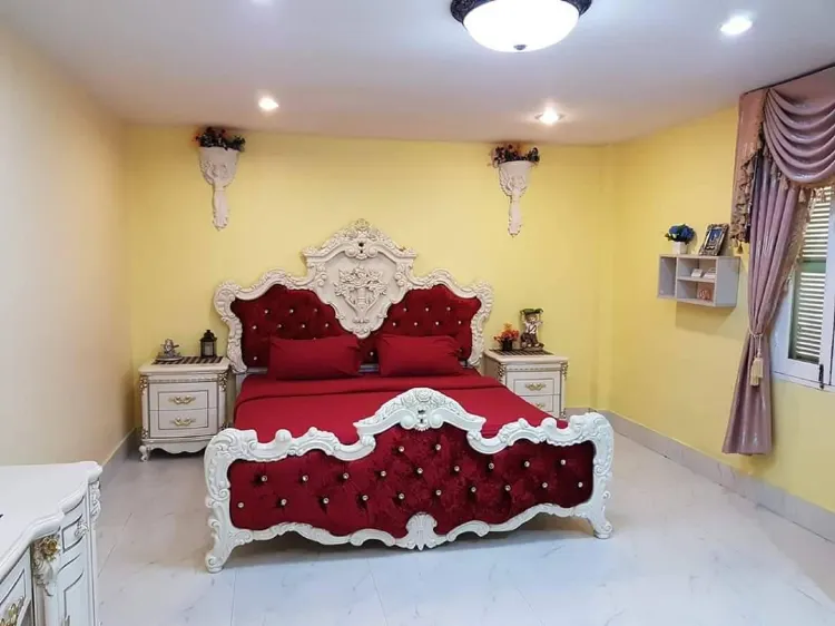 ห้องดีลักซ์ เตียงใหญ่ 1 เตียง