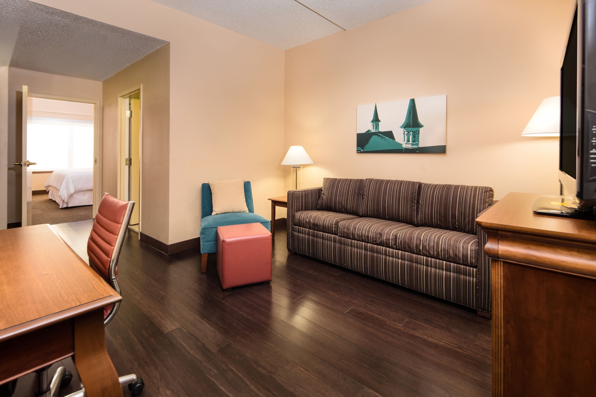 大型特大床一室房带梳化床