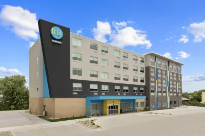 Tru by Hilton Lincoln East Отели в г. 
