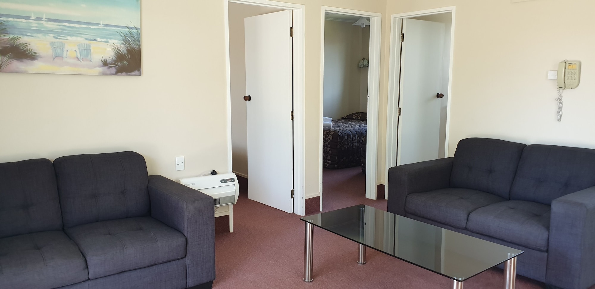 Commodore Motor Lodge两卧室公寓