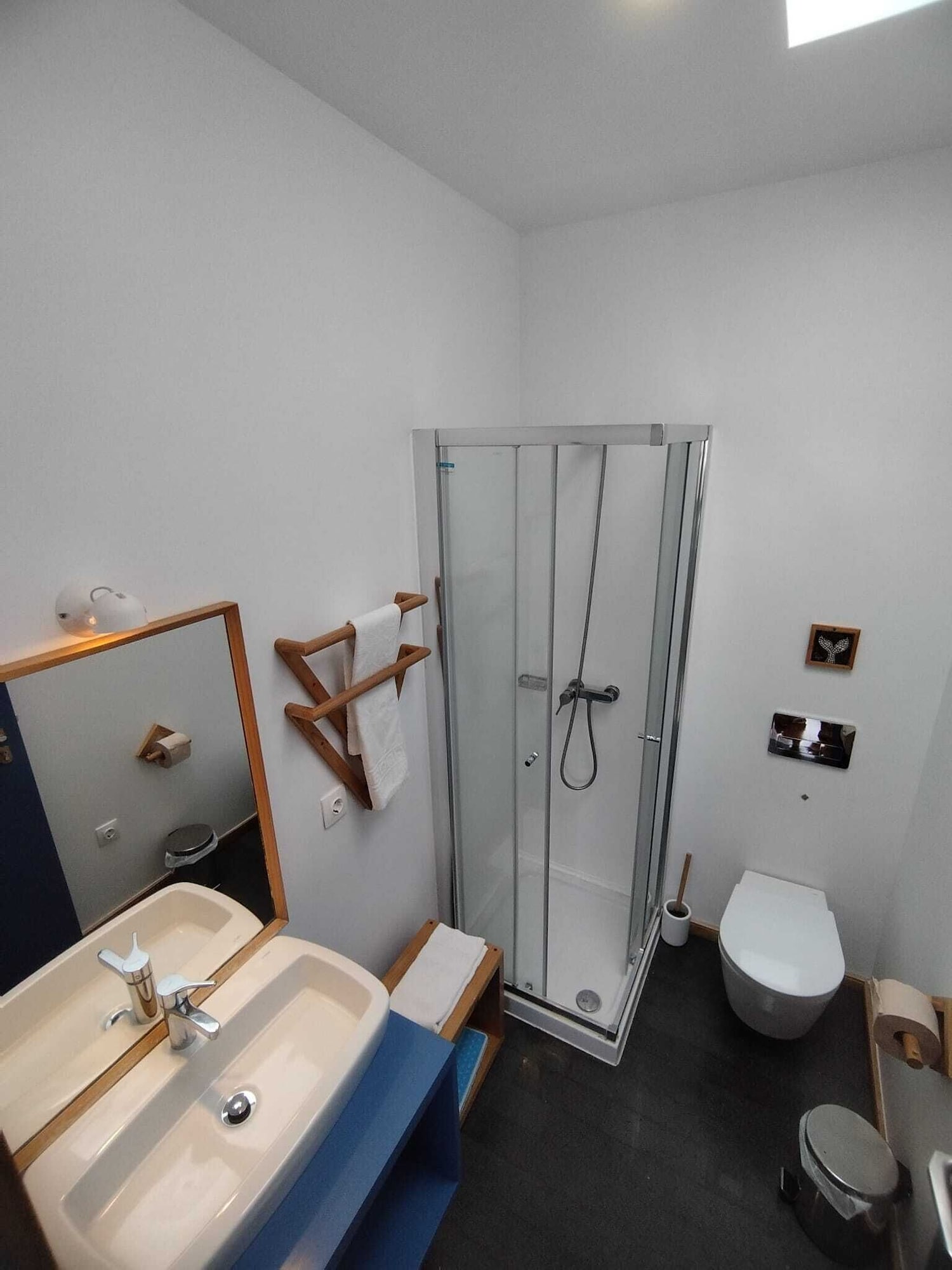 标准开间套房， 2 张单人床