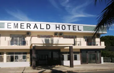 Emerald Hotel & Restaurant Hotel di 