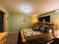 Cloudberry Cabin Hotels in 