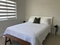 Modern, Cozy, Airy 3-Bedroom Tropical Escape in Oceanpointe, Hanover, Jamaica Hôtels à : 