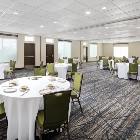 Holiday Inn Express & Suites SEQUIM by IHG Отели в г. Секим