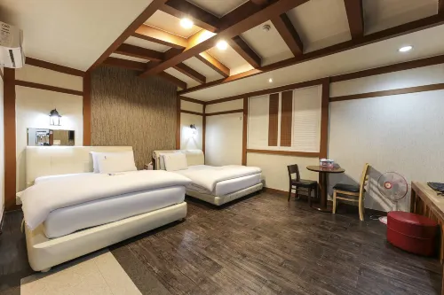 Leaders Motel