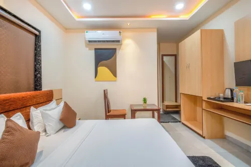 Hotel Clover Inn by Onyx Group