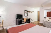 Motel 6 Naperville, IL
