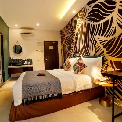 Deluxe Queen Room Sojourn Guest House Promo Code