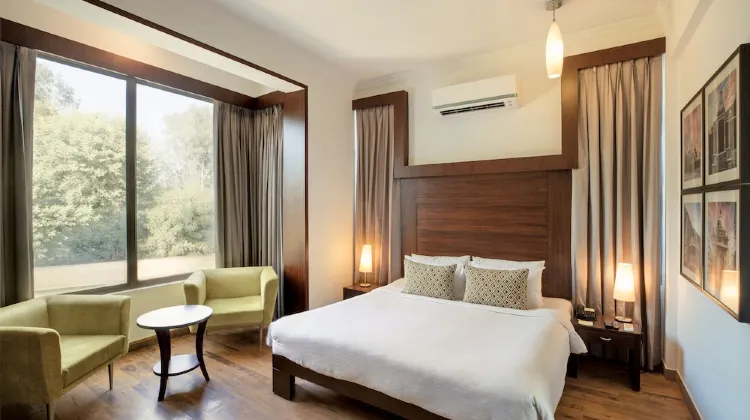 Lemon Tree Hotel Alwar Room
