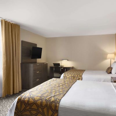 2 Queen Beds Room, Non-Smoking Travelodge by Wyndham Niagara Falls Fallsview Promo Code