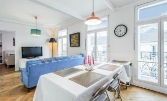 Charming 2 Bedroom Apartment with Balcony in 3rd Arr