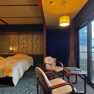[Equipped With Simmons Bed]Western-Style Room With Lake View  [Twin Room] [Non-Smoking] [Lake View] 片山津温泉元湯の宿 かのや光楽苑 クーポン