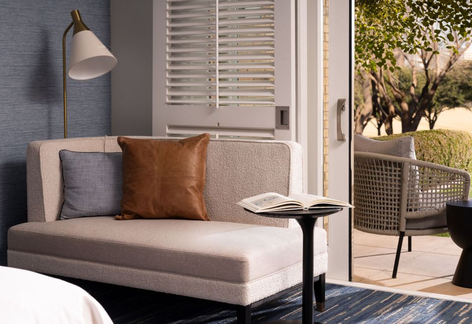 泳池畔别墅， 别墅， 1张特大床， 泳池畔别墅景观， 庭院