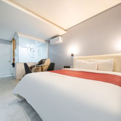 Premium (Latex Bed) (Screen Golf, Netflix View Available, Massage Chair) 호텔 1945 쿠폰