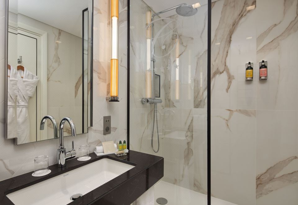 Fraser Suites le Claridge Champs-ElyséesTwo Bedroom Premier Suite