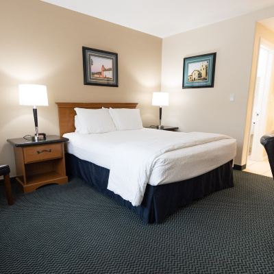 Standard Room, 1 Queen Bed Upstairs (1 Queen Bed Nonsmoking) King Frederik Inn Promo Code