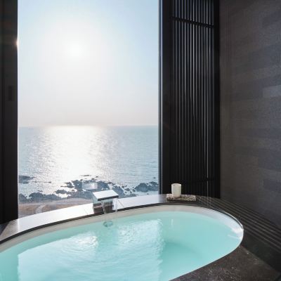 [Ananti Winter Festa] King Premium Room With Ocean View 20%Off + F&B10% 아난티 힐튼 부산 쿠폰