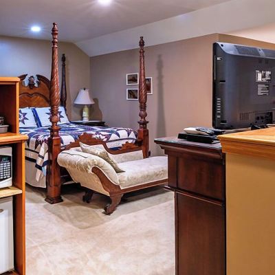 Suite, 1 Queen Bed, Non Smoking (Antique Suite) Scottish Bed & Breakfast Promo Code