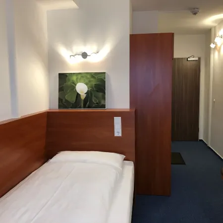 Hotel Mirabell Отели в г. Эрланген