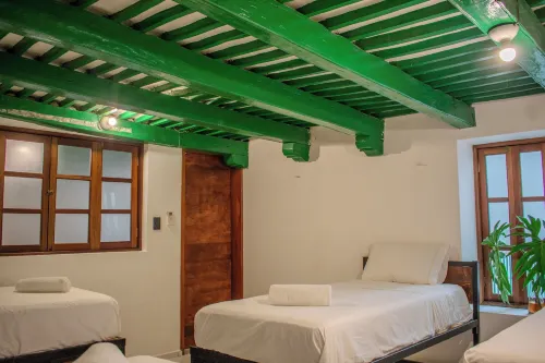 Hostal 66