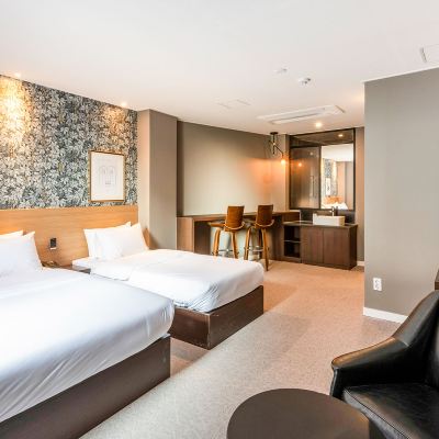 디럭스 트윈룸 넘버25시그니처호텔 대청점 쿠폰