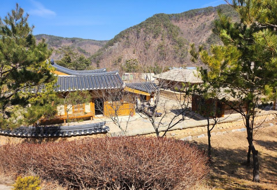 청송 한옥호텔 안(安)