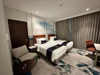 Grand Anara Airport Hotel