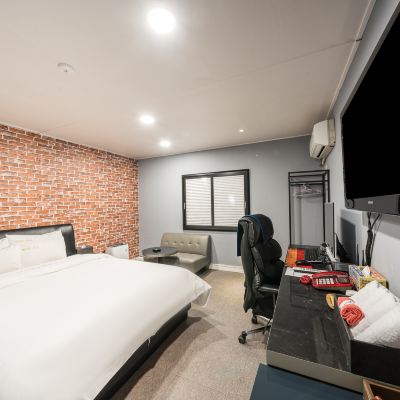 Luxury Gaming Pc (Netflix View Possible, King Bed) (Bathtub) 군산 메이 호텔 쿠폰