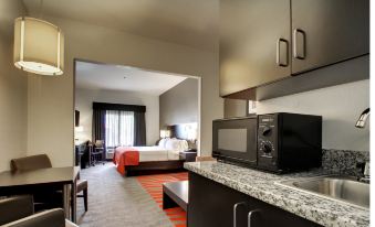 Holiday Inn Express & Suites Meridian