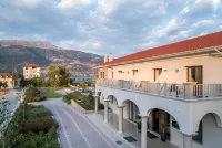 The Lake Hotel Hotels in 