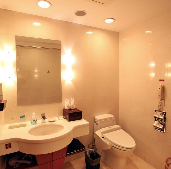 雅致大床房（辦公書桌+智能馬桶）