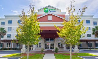 Holiday Inn Express & Suites Palm Bay