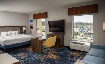Hampton Inn & Suites Erie/Bayfront