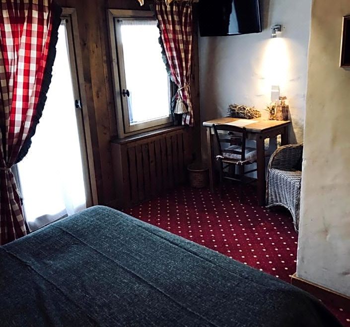 带山景的双人房 4