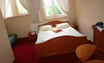 Hotel Willa Park - Housity