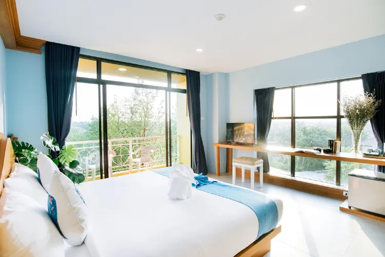 ห้องพรีเมียร์พร้อมวิวสระว่ายน้ำ