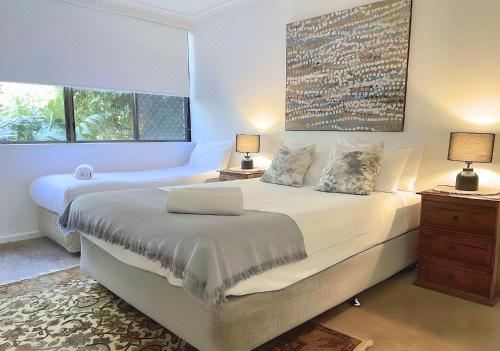 带阳台和海景的两卧室公寓