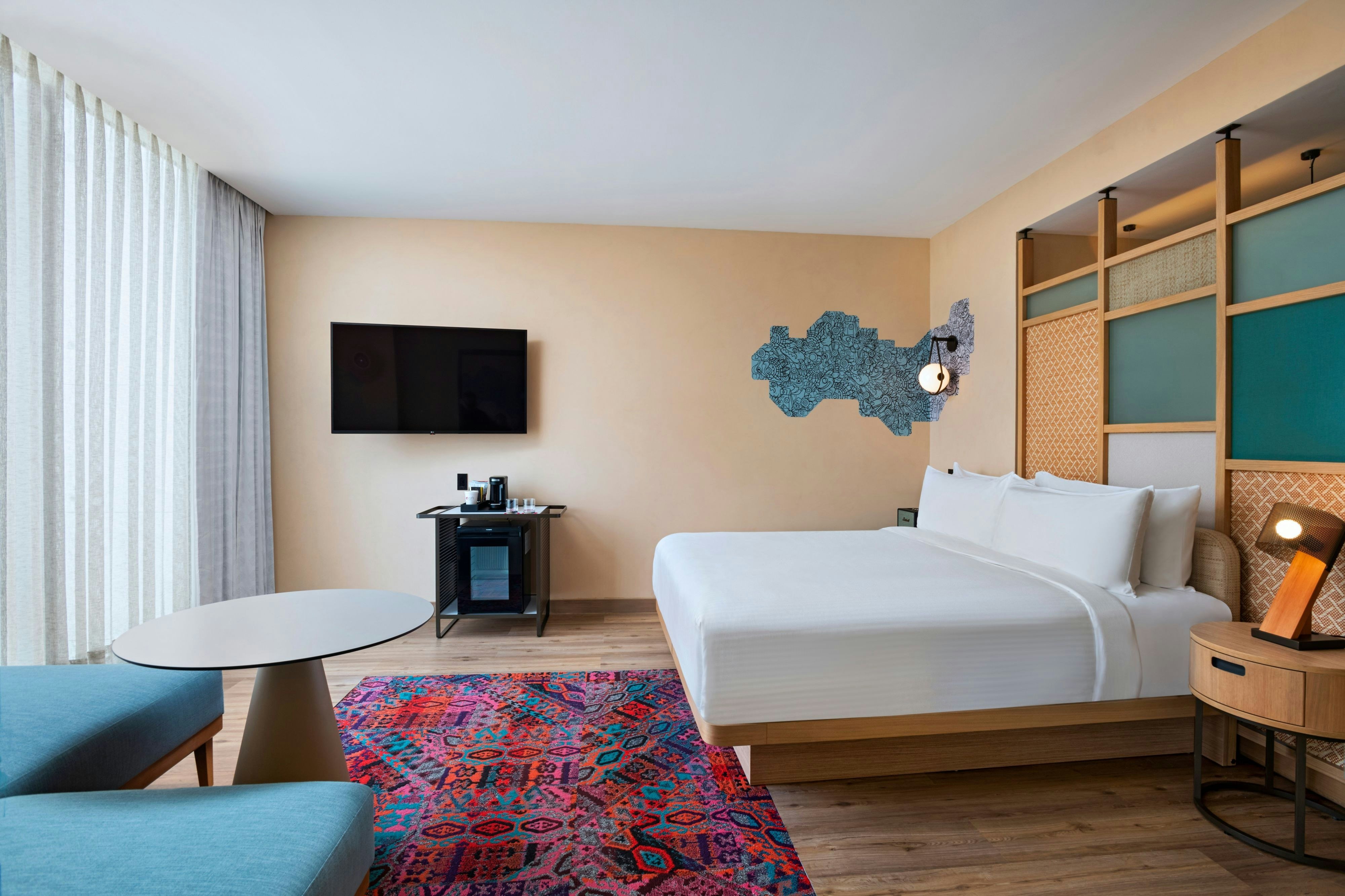 微风客房带1张特大床带阳台