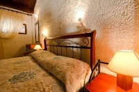 Delphi Hotel Hotele w: 