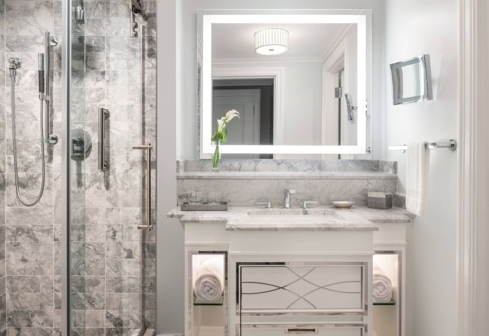 豪華房，兩張雙人床（聽力無障礙）