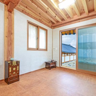 Basic Room, 1 Bedroom (Hwabaekjae E) 경주 한옥호텔 춘추관 쿠폰