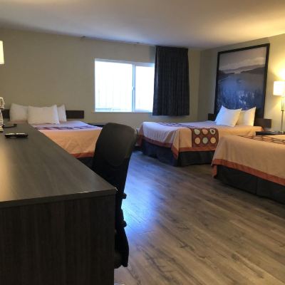 Deluxe Family Suite, 3 Queen Beds, Non Smoking Hotel Elevation Promo Code