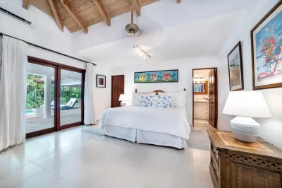 Los Lagos 19 - Sleeps 10 - Butler - Pool Hot Tub Hotels in 