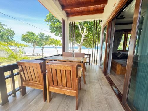 Phangan Beachside Villa-Beach Front