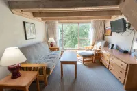 Sugarloaf Inn Hotels in 