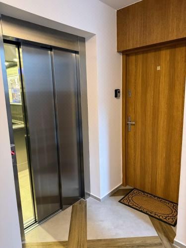 一卧室公寓（带阳台）