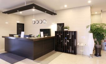 Hotel Clover - Housity